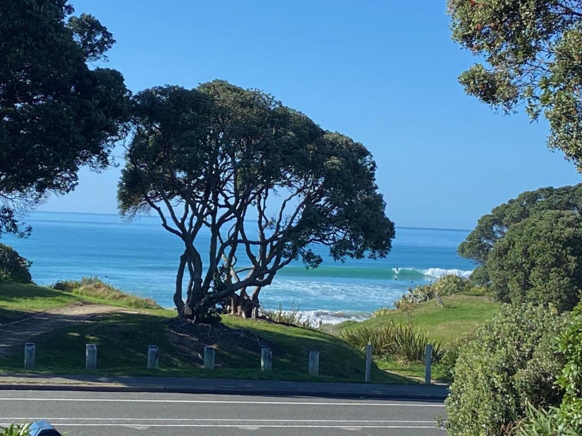 A Minute'S Walk To The Beach Gisborne Exterior photo